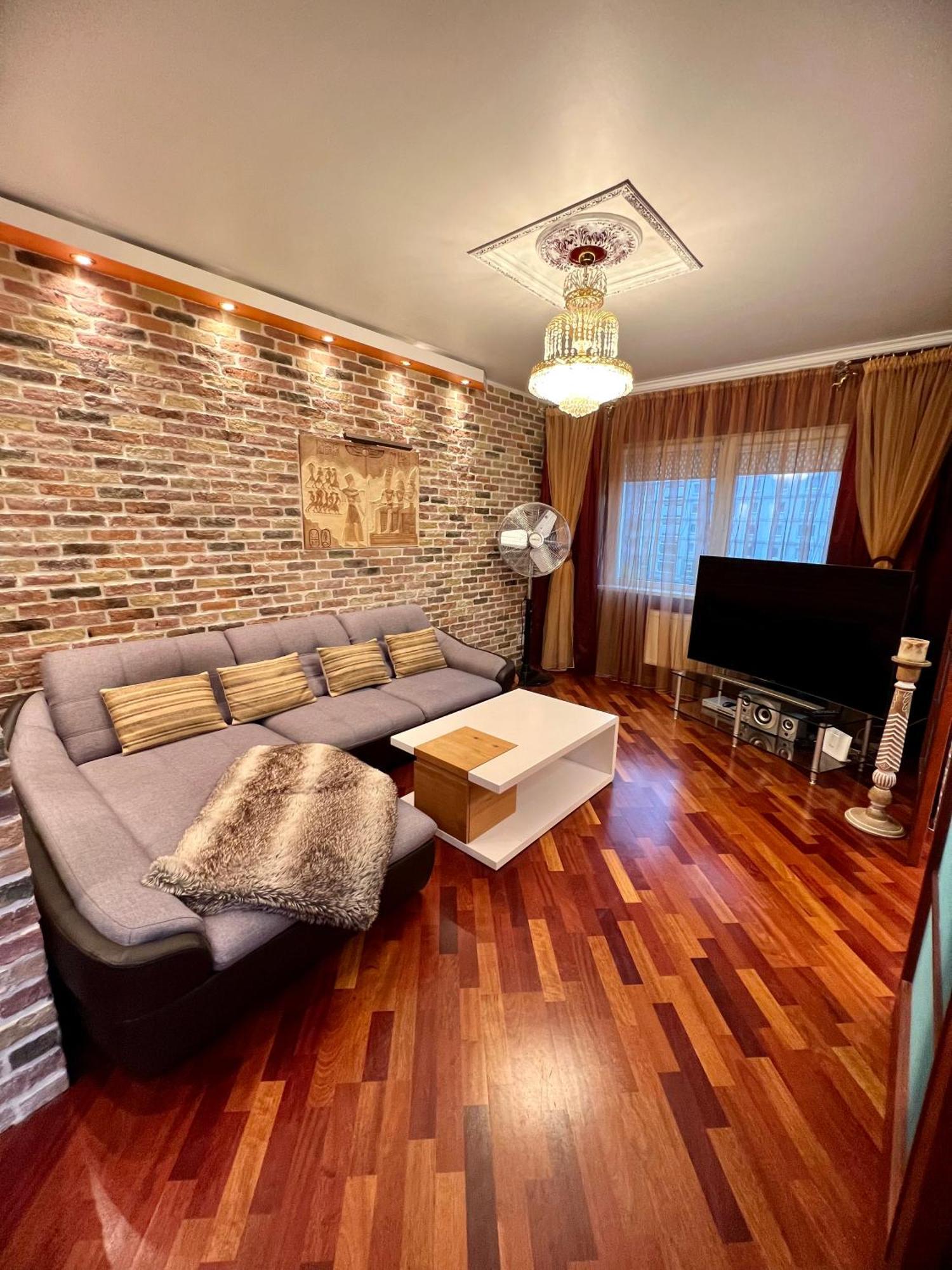 Exclusive Golden Sands
